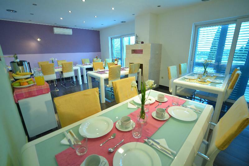 Avantgarde Couette-café 4*